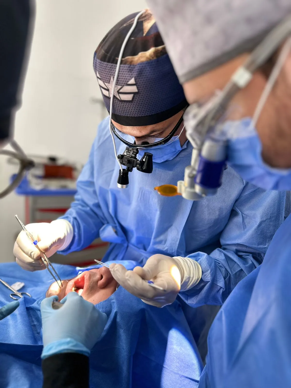 Dr. Jordy Alejandro Castillo Trujillo, Especialista en Periodoncia e Implantología Quirúrgica